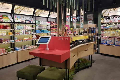 化妆品展柜厂 化妆品店装修如何逆袭