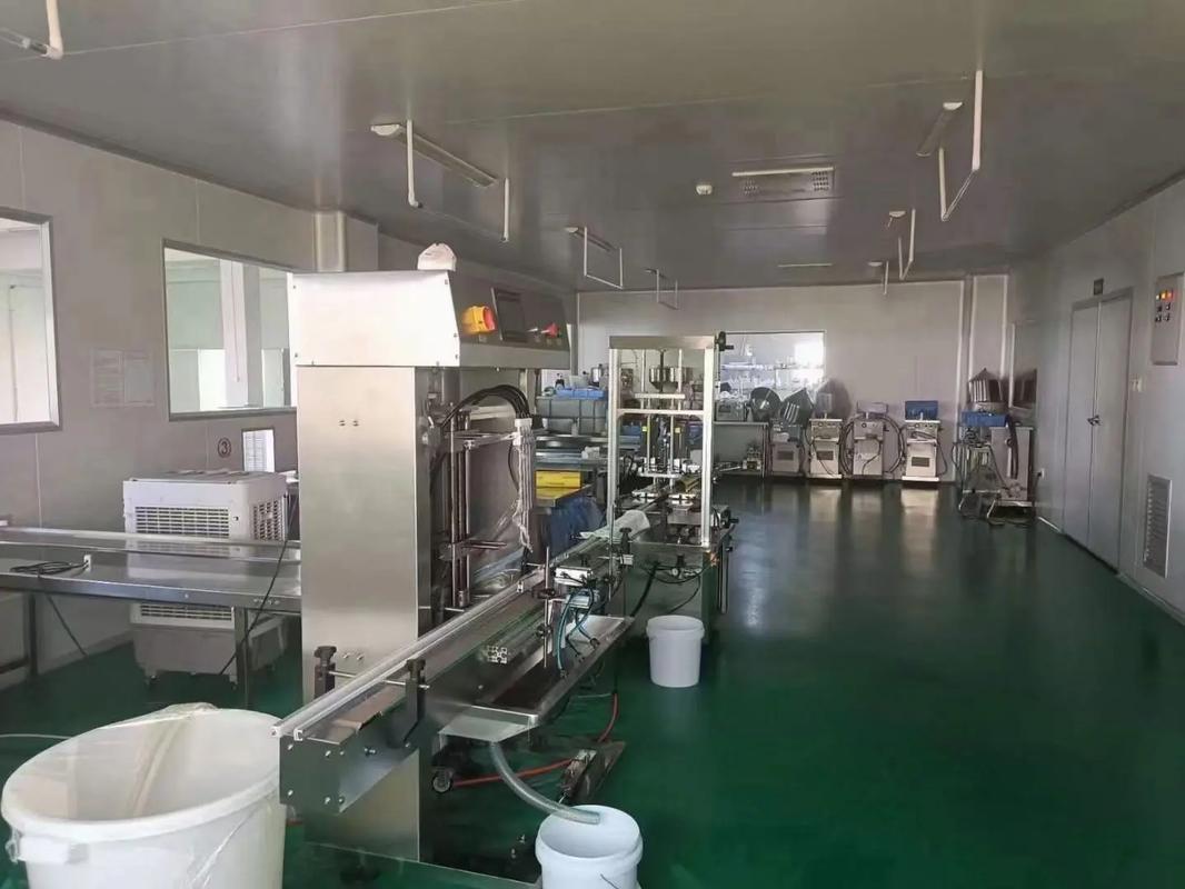 江高镇化妆品护肤工厂诚心转让机器废铁价.